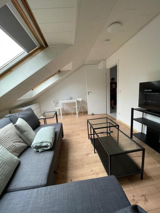 Charmante Dachgeschosswohnung bis zu 6 Gäste