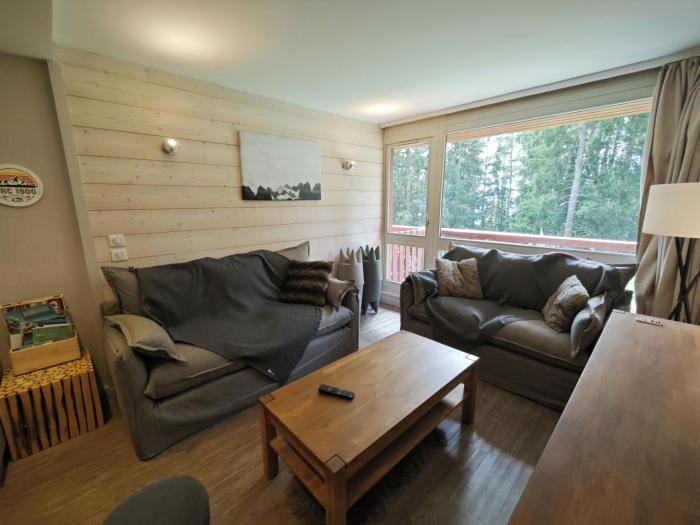 Appart 8 Personnes avec Salon Neuf et Parking Couvert Le Thuria