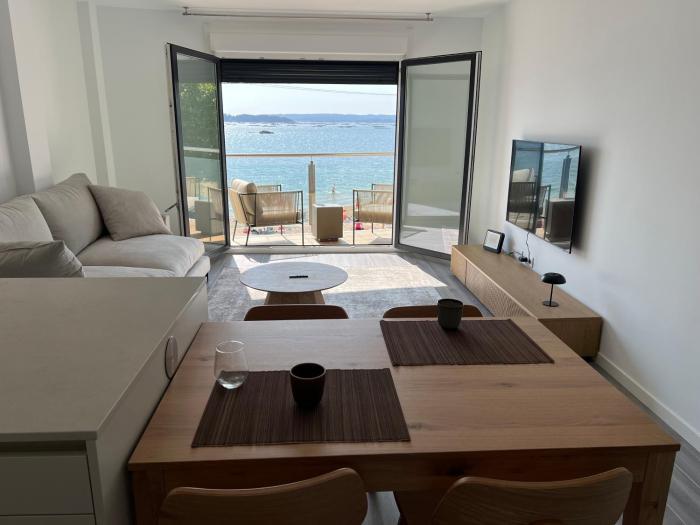 Piso Sinas con vistas al mar