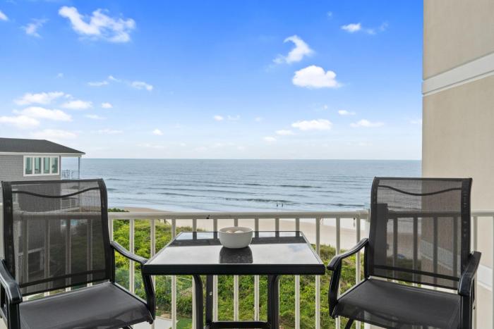 Follow the Moon Villa St Regis Oceanfront in Topsail