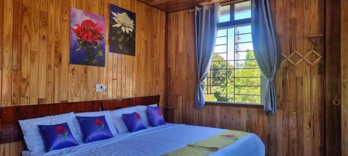 Nhà Waratah Homestay and Restaurant