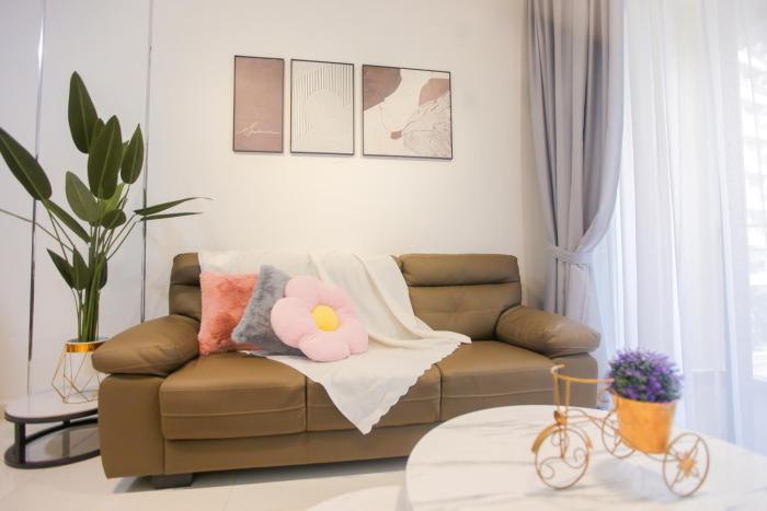 Danga Bay Cozy Home Away Centre of JB - By The One