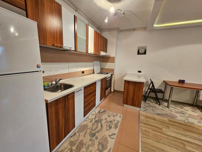 Elena Studio Isaran - Coresi