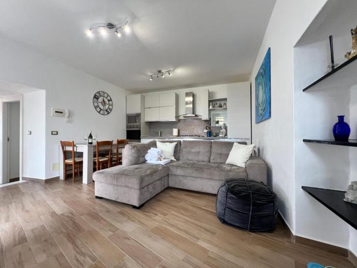 WELCOME RIVIERA - Casa Maria Casa Indipendente in Collina con vista ,98 Gradini per raggiungerla a scendere e salire, Wi-Fi Gratuito Incluso