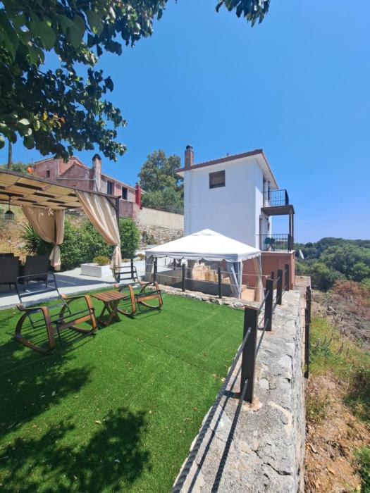 Iordanis house- Traditional House in old Alonnisos