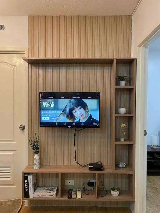 2 bedroom Condo Unit in SRP near SM Seaside and Nustar