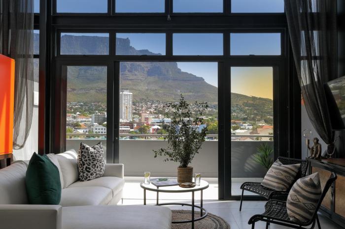 Cape Town City Centre 3 Bed Penthouse with Pool and free parking Family Friendly