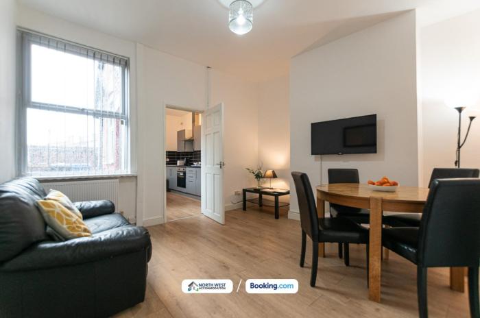 Leigh Short Stay 3 Bedroom House