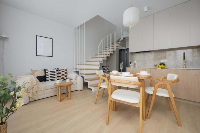 Zen Prestige Warsaw Apartment with Parking & Air Conditioning by Renters Prestige