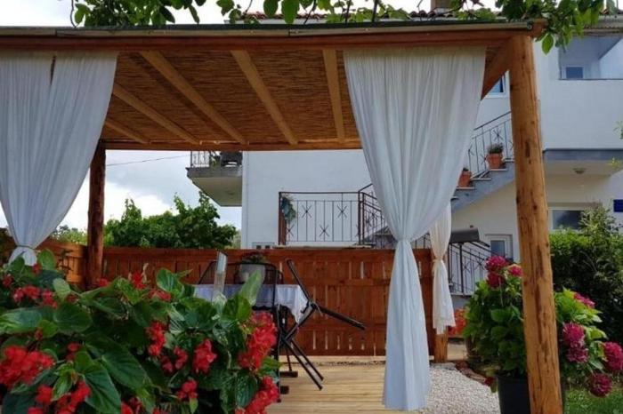 Apartments with parking space Rovinj - 24549