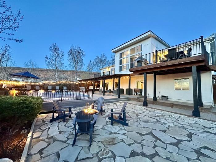 Exclusive Retreats 6 Bed 6 Bath with Private Pool