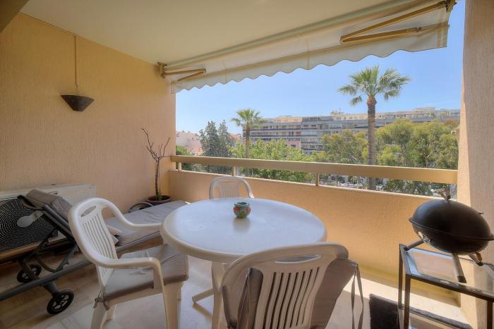 REF 1514 - Apartment with unobstructed view to rent