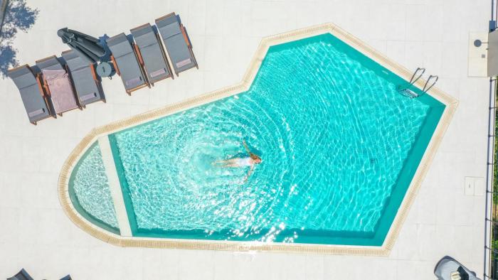 Lefkothea Villas with Large Pool, BBQ & Playground