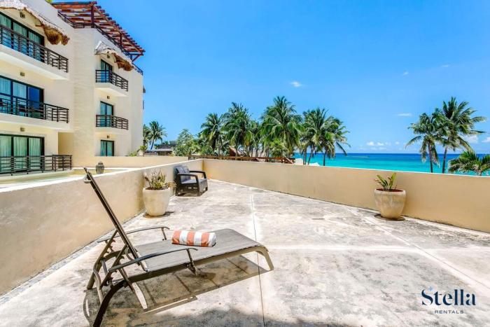Top Beachfront Complex Private Patio & Shared Pool