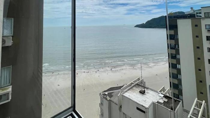 Apto Almeida e Moraes Frente Mar Balneário Camboriú