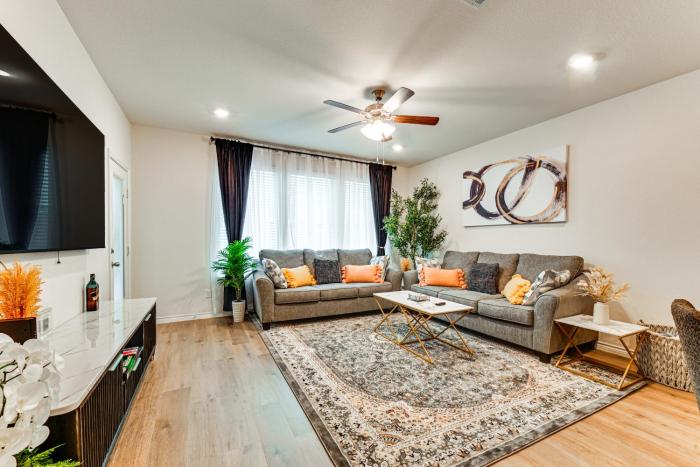 12 Mi to Dtwn McKinney Modern Gem with Patio and Yard