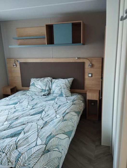 mobil home lécrin bleu bougainvilliers