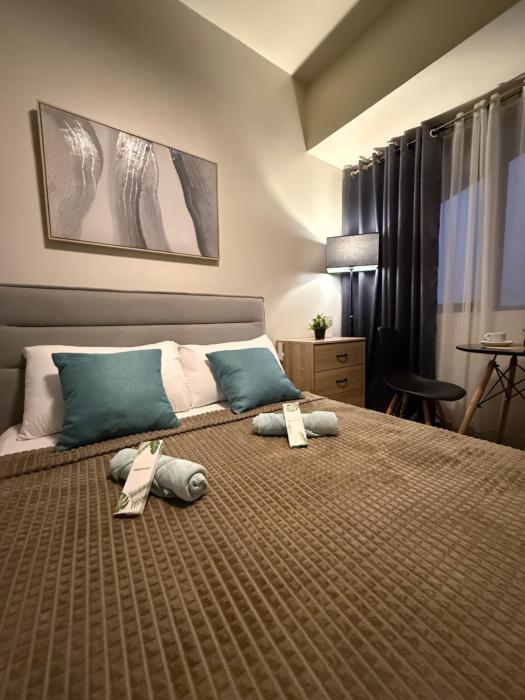 Walk to SM Baguio and Session Studio Condo with Netflix