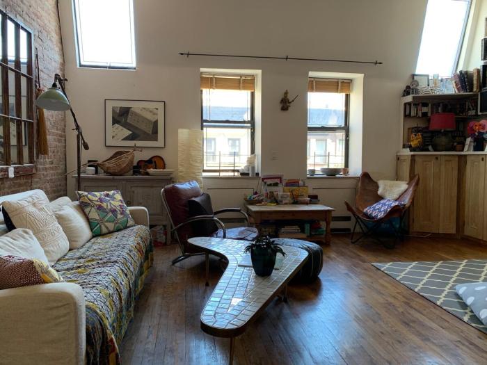 Airy brownstone penthouse duplex near Central Park