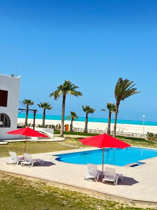 Villa Beachfront Marina5