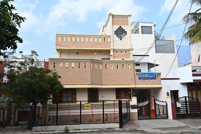 2 BR Homestay, Balcony, AC