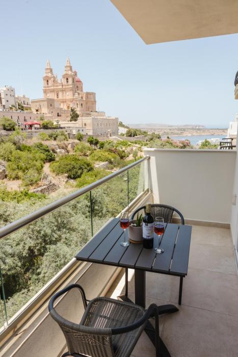 MLH village 3BED with views by Homely!