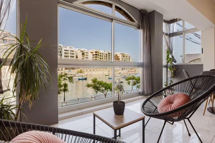 St Julians centre 3BED with views! by Homely