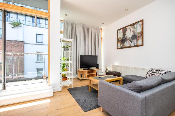Modern 3-Bed in Dublin City Centre, 10 min to Spire