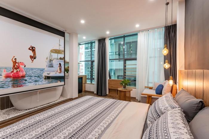 HanoianHearths- NH2 - Private Cinema - Bathtub