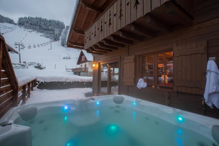 Simply Morzine - Chalet Carving