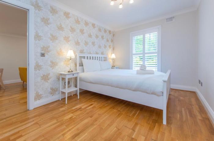 Chic Dockside Retreat