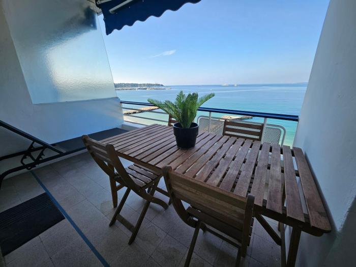 Juan les Pins Front de Mer 2P parking Colombier