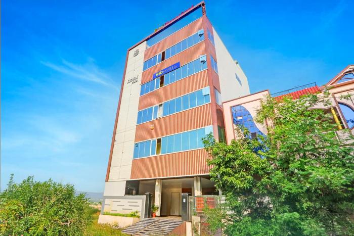 FabHotel Dharani Grand - Nr Mamata Medical College