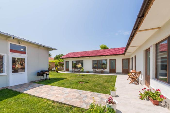 Sea Breeze Vacation House I BBQ & Jacuzzi