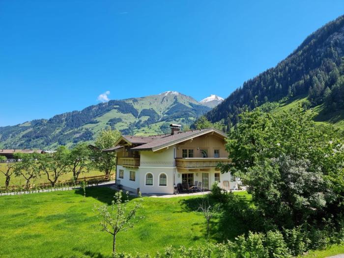 Großes helles Landhaus-Apartment in Rauris mit Garten