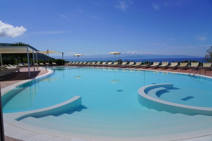 LUZIA AGRIRESORT - Piscina Panoramica e vista Mare a Capo Vaticano