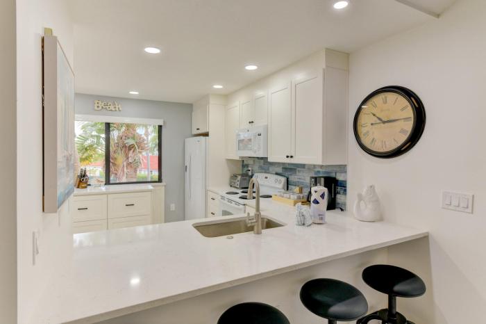 Siesta Dunes 6-201 by Siesta Dunes