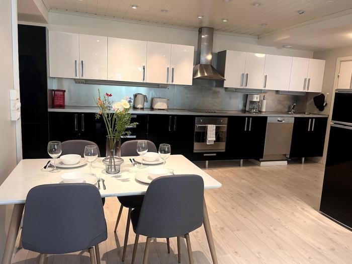 Cozy 2 br in the heart of the city