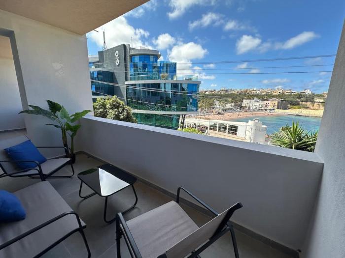 3BR Free Parking Paceville Beach