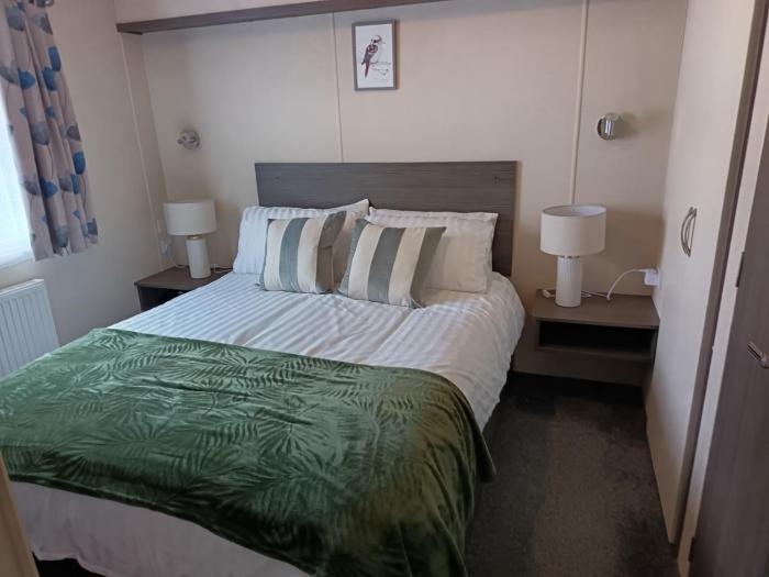 Wombats Burrow 20 Duck pool Hedlywood