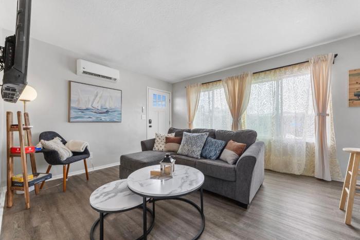 Charming Gem in LH, High Speed WiFi Minutes from Beach, Downtown & Petco Park!