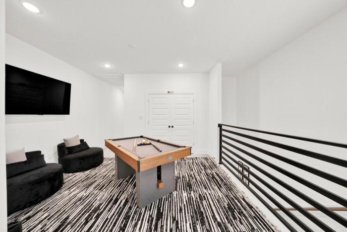 NRG Black Lounge Townhome Close toStadiums downtown & City Life