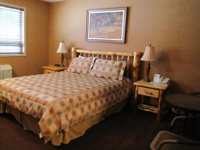 Elkwater Lake Lodge and Resort