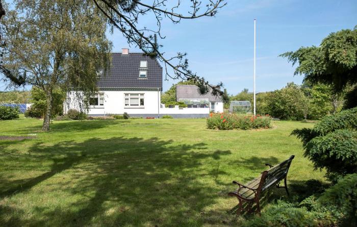 Nice Home In Farsø With Wifi