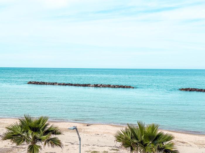 Villetta Duplex Emirati Fronte Mare Rif A781