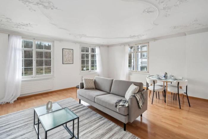 The R Apartment Hemmental