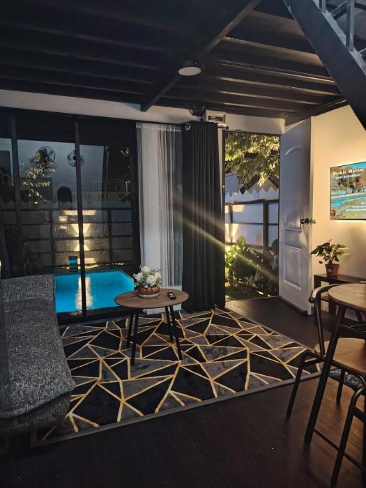 Tinyloft private pool 6267