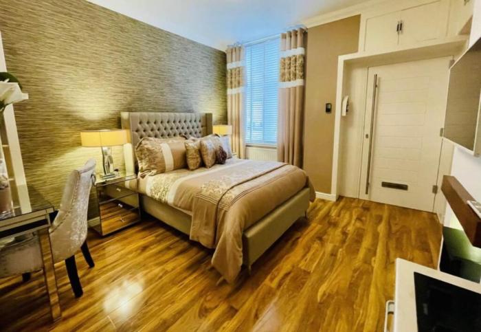 Isle Be Back-Ground Floor Flat