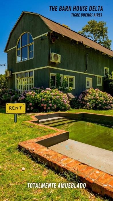 Spectacular barn on an island in Tigre with pool