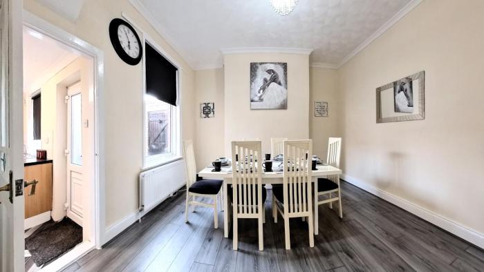 3br Hutton Urban Luxe Retreat